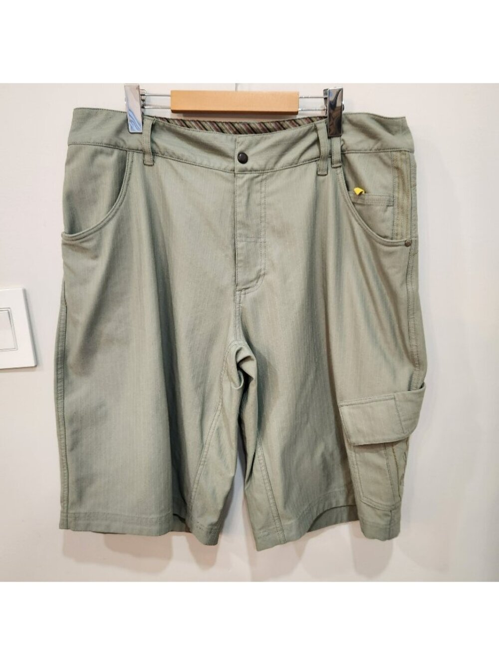 Lululemon Wet Dry Warm Hybrid Shorts Men’s 38 Waist Gray Quick Dry Hiking